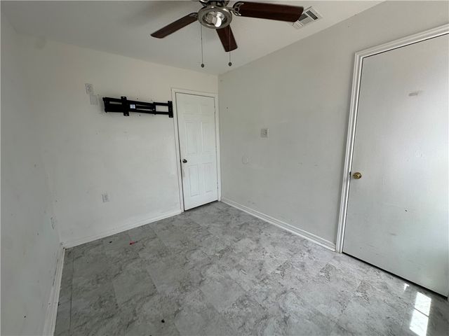 113 Lee Ave, Gregory, TX 78359