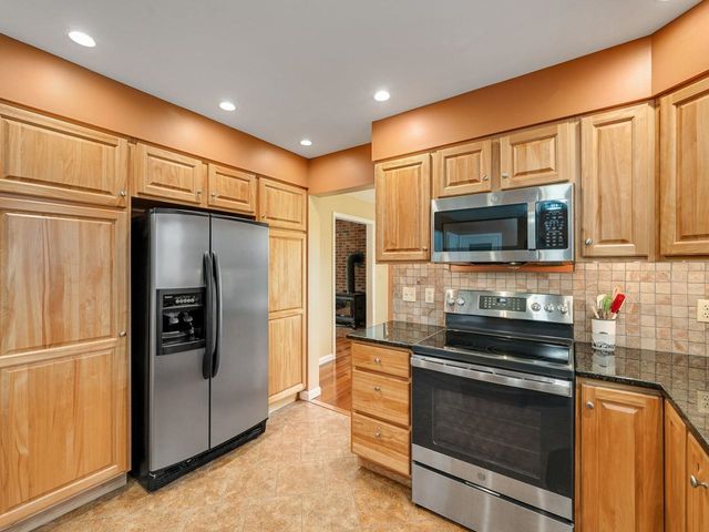 2 Iris Street, Essex, VT 05452