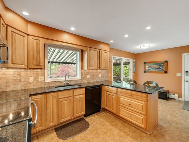 2 Iris Street, Essex, VT 05452