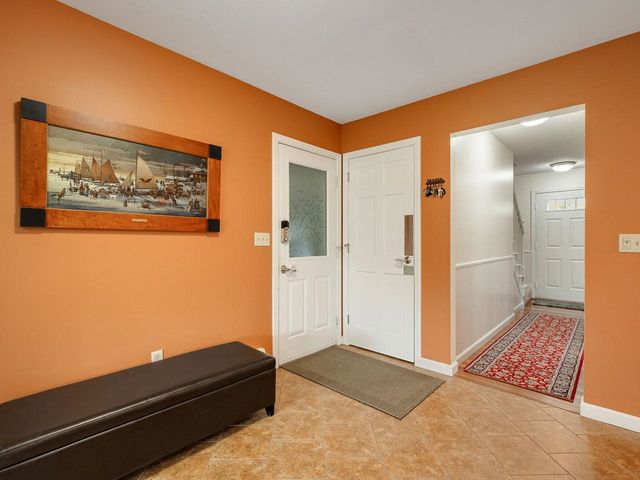 2 Iris Street, Essex, VT 05452