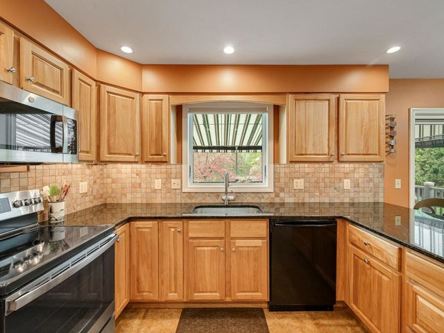 2 Iris Street, Essex, VT 05452