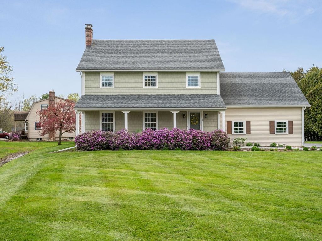 2 Iris Street, Essex, VT 05452