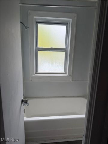 8713 Vineyard Avenue, Cleveland, OH 44105