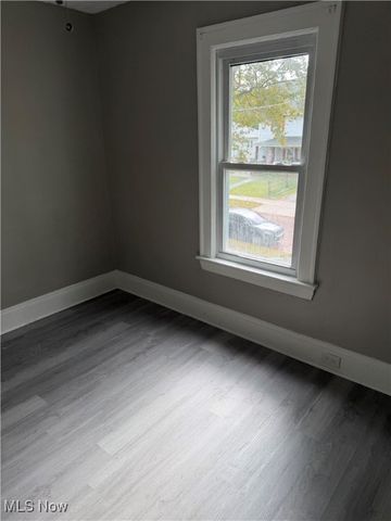 8713 Vineyard Avenue, Cleveland, OH 44105