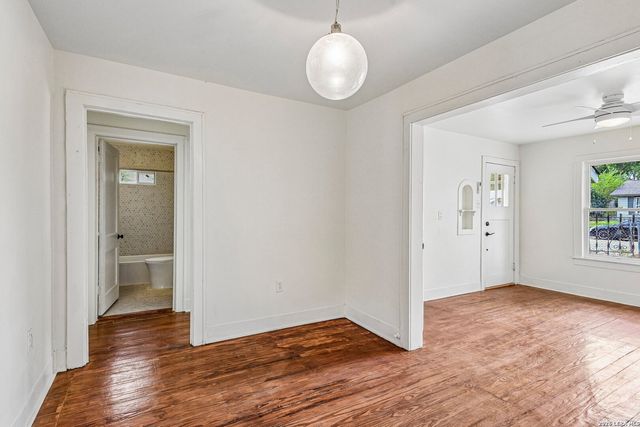 1711 Center, San Antonio, TX 78202