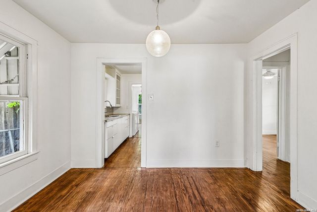 1711 Center, San Antonio, TX 78202