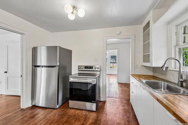 1711 Center, San Antonio, TX 78202