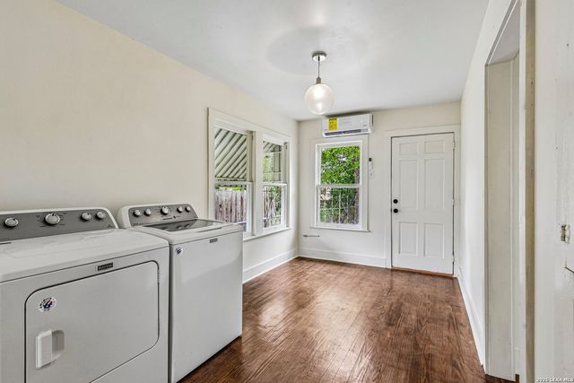 1711 Center, San Antonio, TX 78202