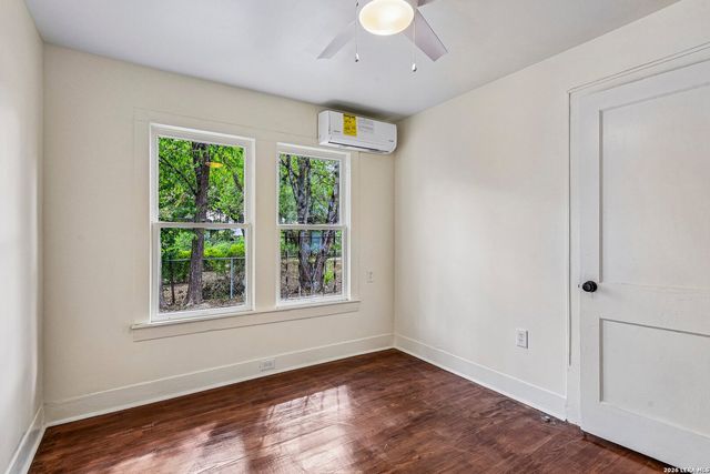 1711 Center, San Antonio, TX 78202