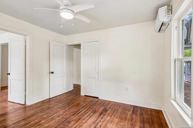 1711 Center, San Antonio, TX 78202