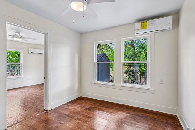 1711 Center, San Antonio, TX 78202