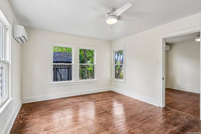 1711 Center, San Antonio, TX 78202