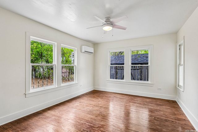 1711 Center, San Antonio, TX 78202