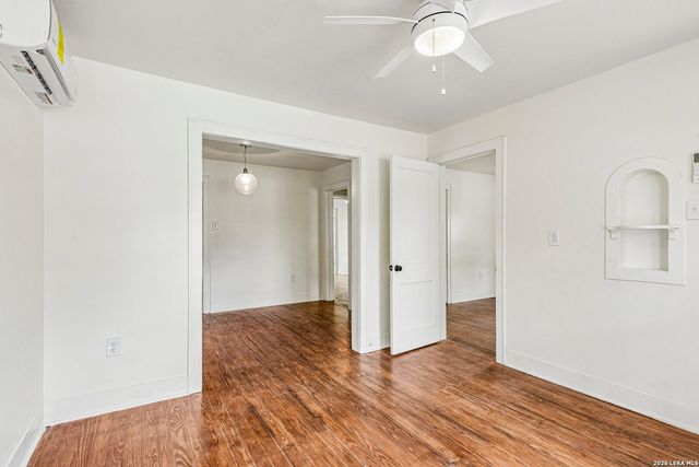 1711 Center, San Antonio, TX 78202