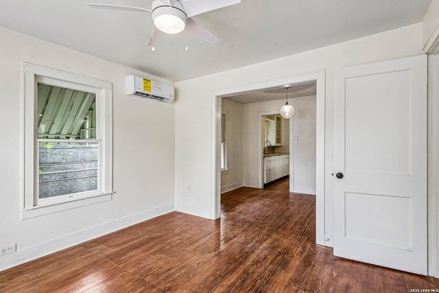 1711 Center, San Antonio, TX 78202