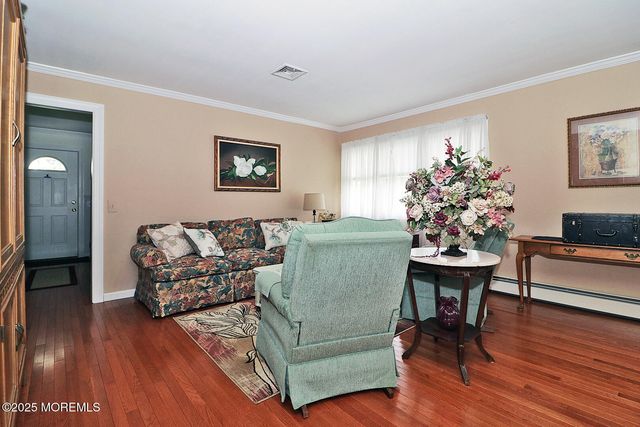 73 Chesterfield Lane, Toms River, NJ 08757