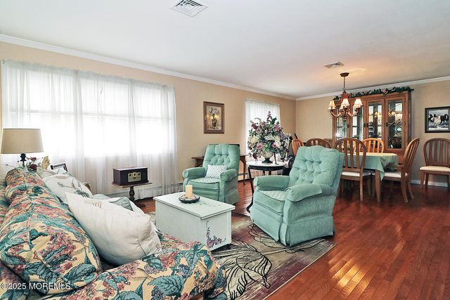 73 Chesterfield Lane, Toms River, NJ 08757
