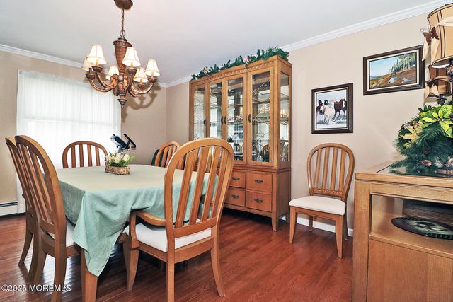 73 Chesterfield Lane, Toms River, NJ 08757
