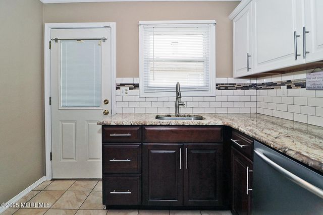 73 Chesterfield Lane, Toms River, NJ 08757