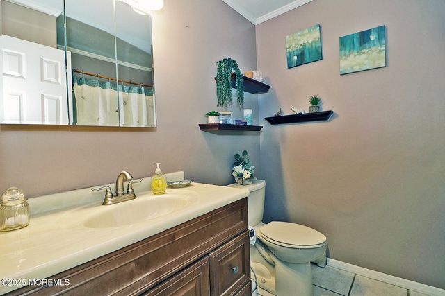 73 Chesterfield Lane, Toms River, NJ 08757