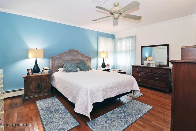 73 Chesterfield Lane, Toms River, NJ 08757