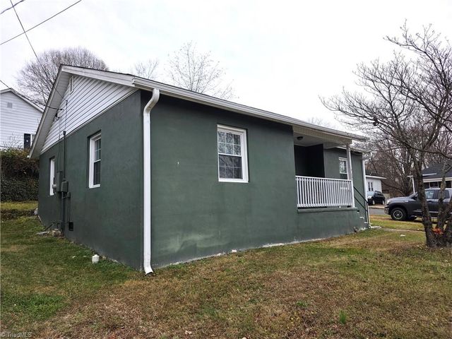 902 N South Street, Mount Airy, NC 27030