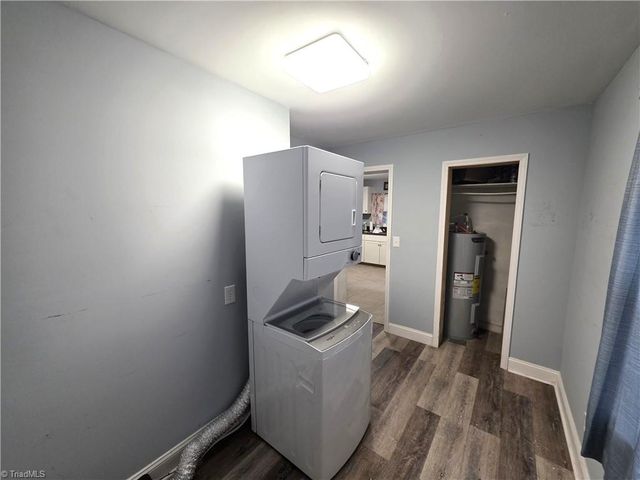 902 N South Street, Mount Airy, NC 27030