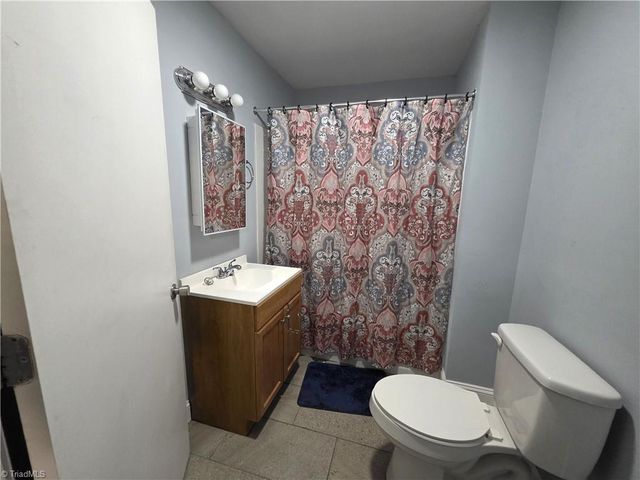 902 N South Street, Mount Airy, NC 27030