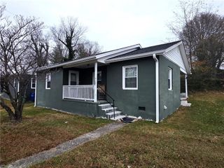 902 N South Street, Mount Airy, NC 27030