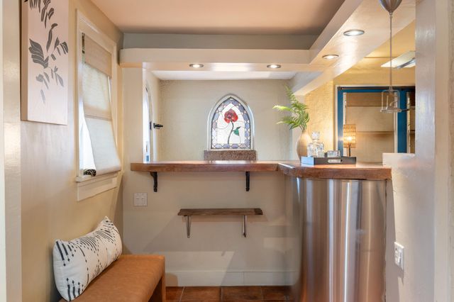 222 Amherst Drive NE, Albuquerque, NM 87106