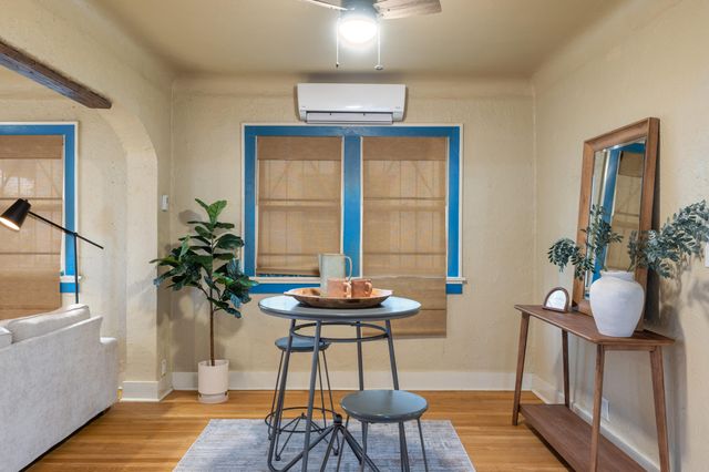 222 Amherst Drive NE, Albuquerque, NM 87106