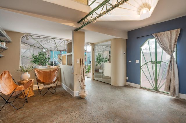 222 Amherst Drive NE, Albuquerque, NM 87106