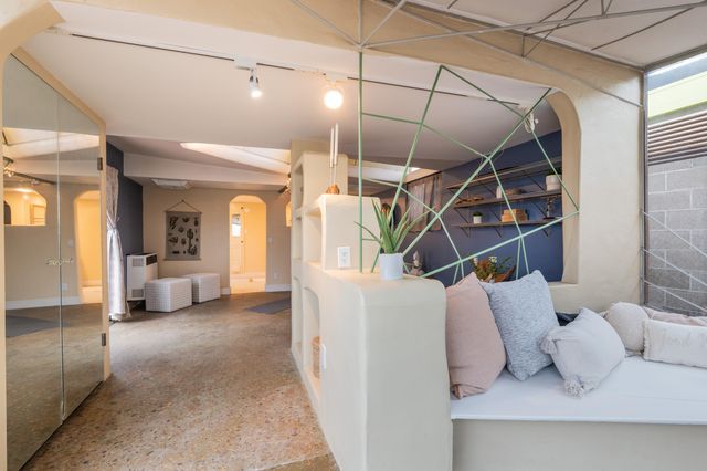 222 Amherst Drive NE, Albuquerque, NM 87106