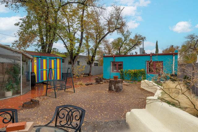 222 Amherst Drive NE, Albuquerque, NM 87106