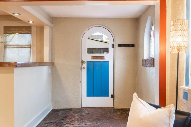 222 Amherst Drive NE, Albuquerque, NM 87106