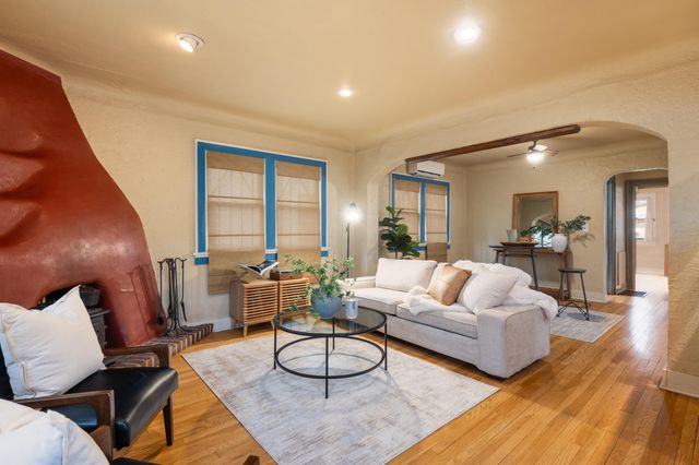 222 Amherst Drive NE, Albuquerque, NM 87106