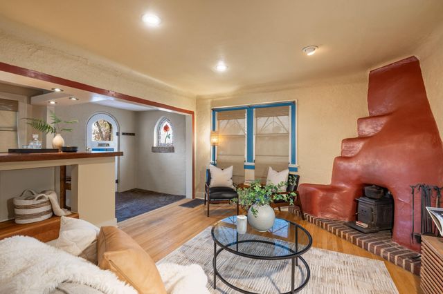 222 Amherst Drive NE, Albuquerque, NM 87106