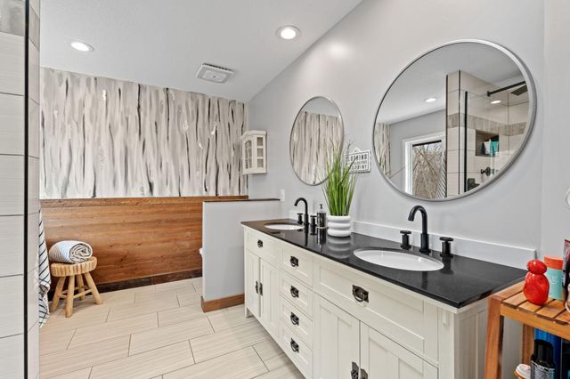 3617 Tanglewood Court, Eagan, MN 55123