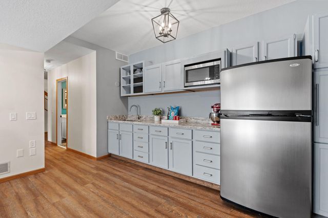 3617 Tanglewood Court, Eagan, MN 55123