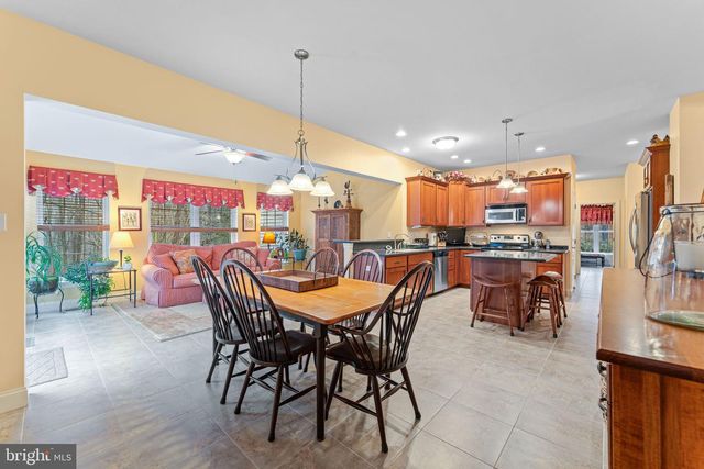 2881 CHESTNUT HILL RD, Pottstown, PA 19465