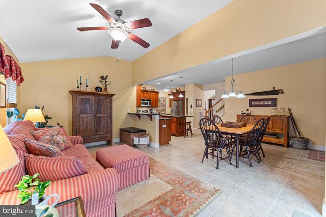 2881 CHESTNUT HILL RD, Pottstown, PA 19465