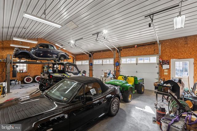 2881 CHESTNUT HILL RD, Pottstown, PA 19465