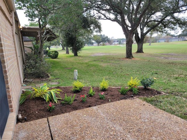 406 Fox Briar, Sugar Land, TX 77478