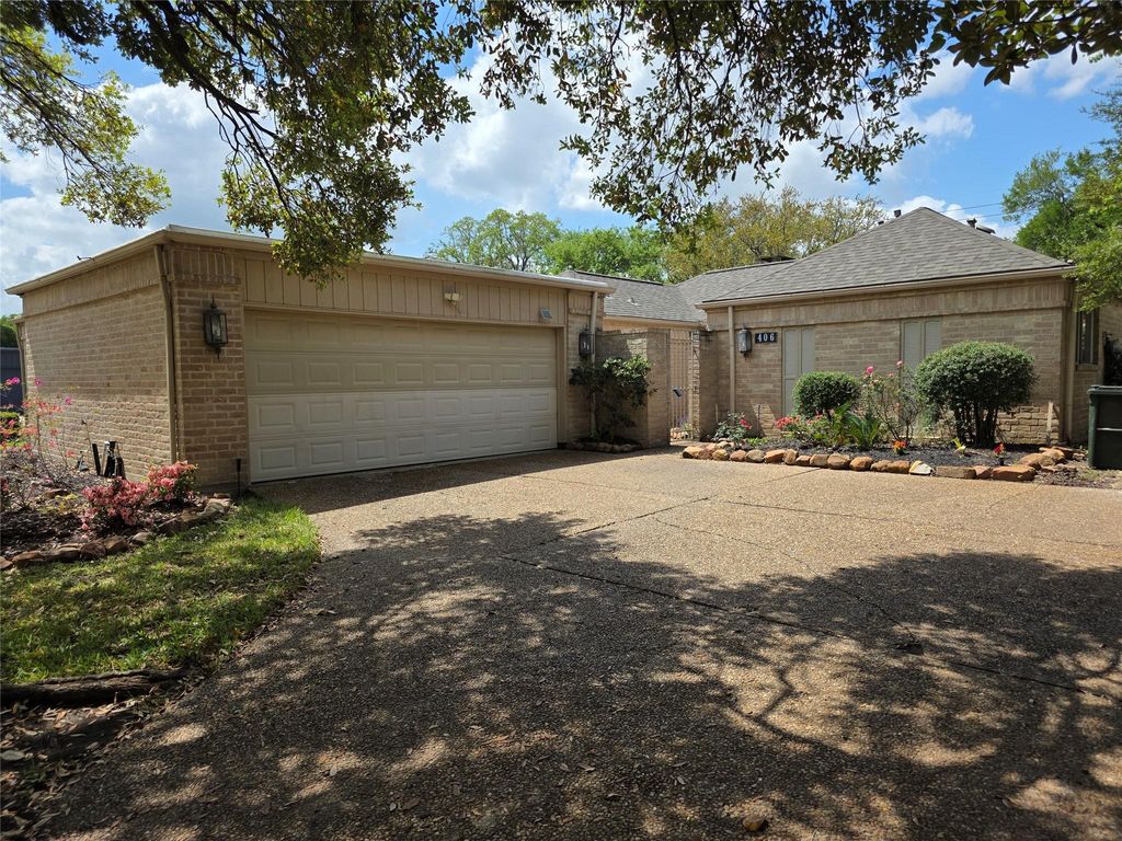 406 Fox Briar, Sugar Land, TX 77478