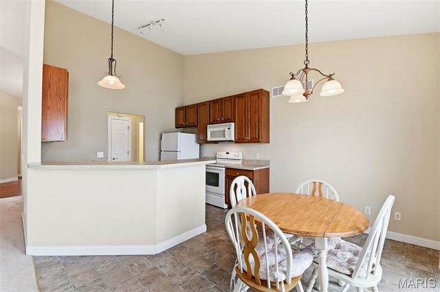 111 Long And Winding Road, St Peters, MO 63376