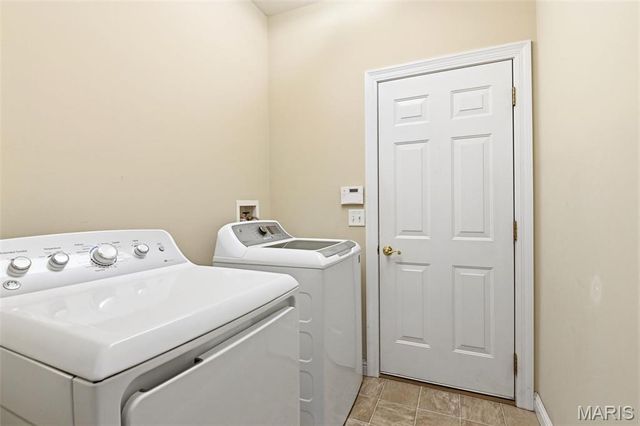 111 Long And Winding Road, St Peters, MO 63376