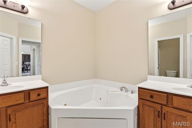 111 Long And Winding Road, St Peters, MO 63376