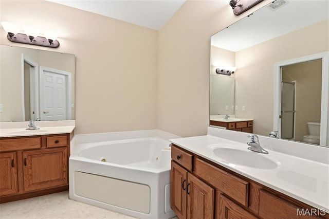 111 Long And Winding Road, St Peters, MO 63376