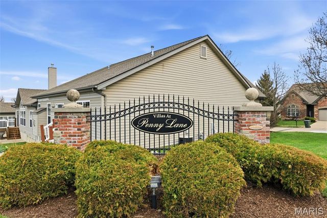 111 Long And Winding Road, St Peters, MO 63376