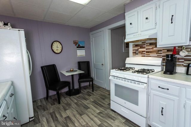 26 COLUMBIA AVE, Trenton, NJ 08618